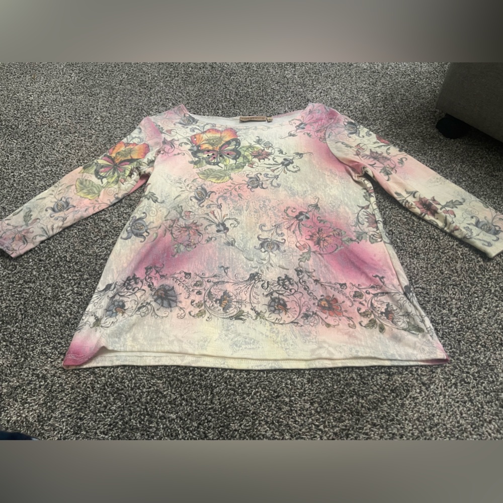 Notations Pink and white butterfly long sleeve shirt L